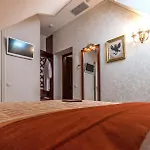 Stanislavskyi Готель *